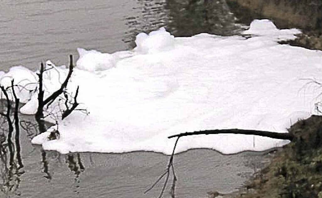 Foam scum in Mary River near Kidd Bridge at the weekend. Foam scum in Mary River near Kidd Bridge at the weekend.